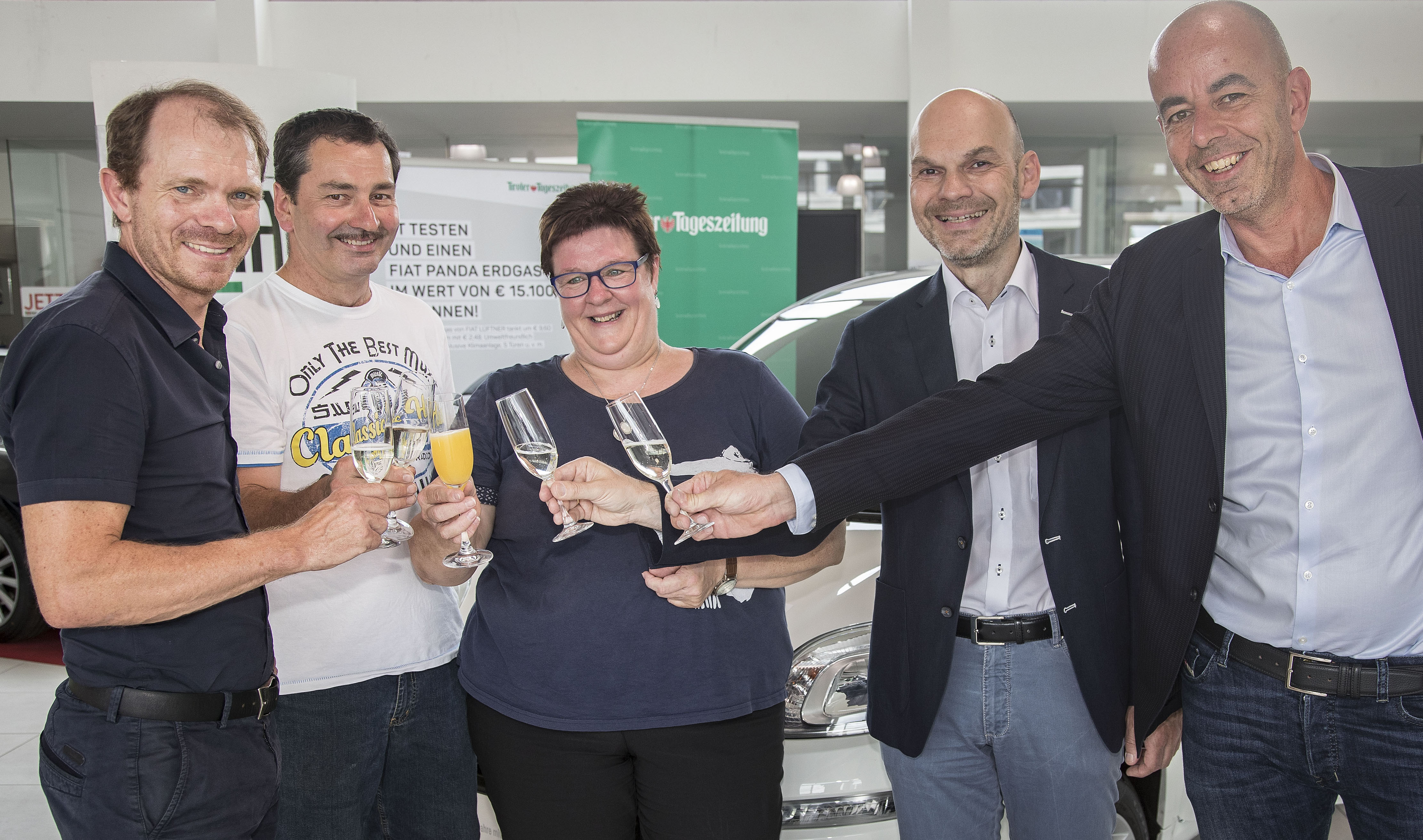 Die Zillertalerin Manuela Arnold gewann einen Fiat Panda Erdgas von Lüftern und der Tiroler Tageszeitung